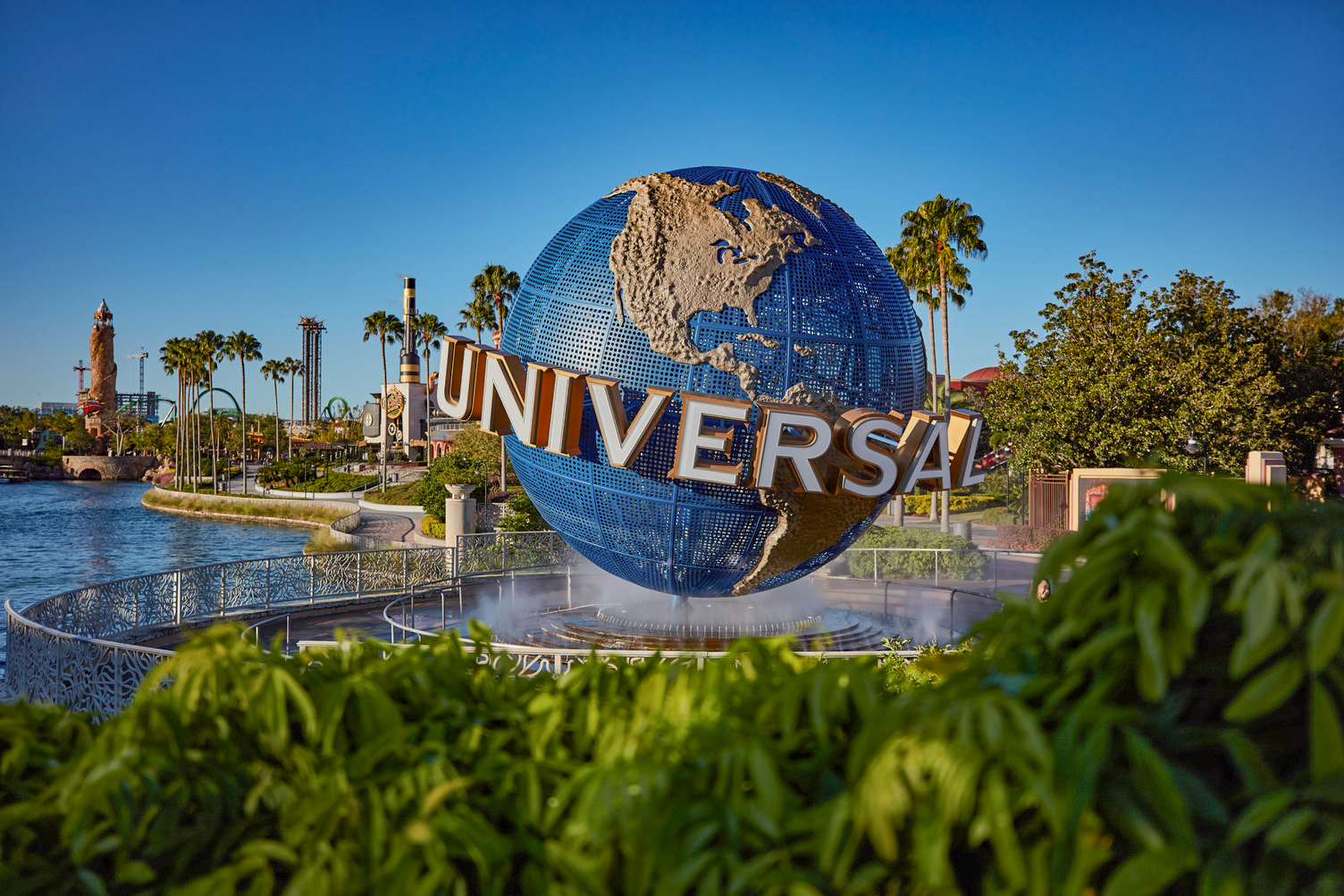 Universal Globe